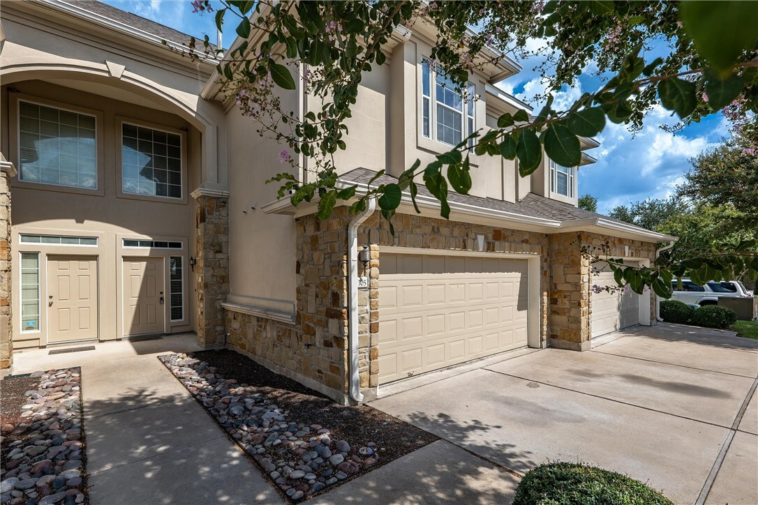 Property Photo:  1101 E Parmer Lane 305  TX 78753 