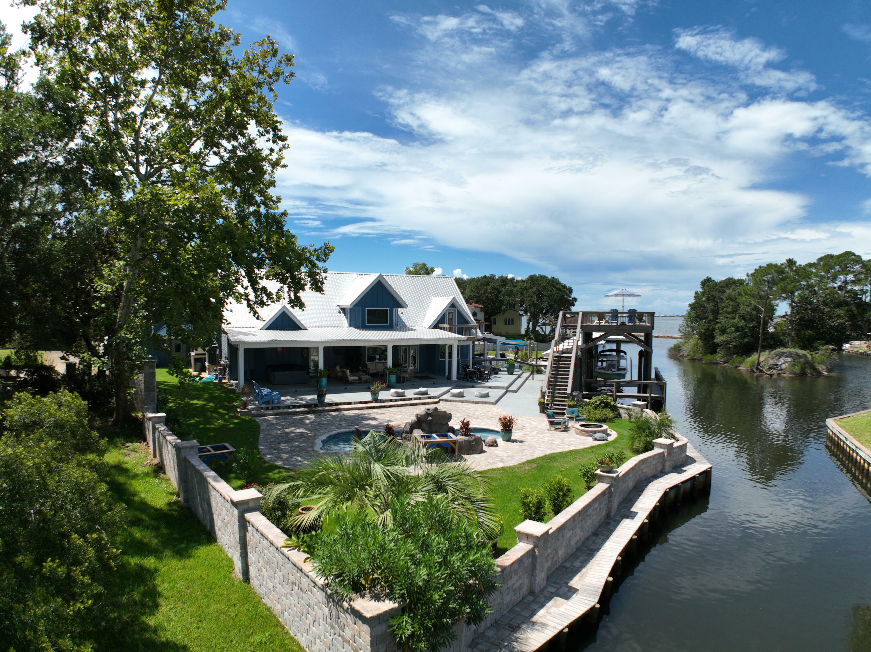 Property Photo: 42 Mariners Lane FL 32569