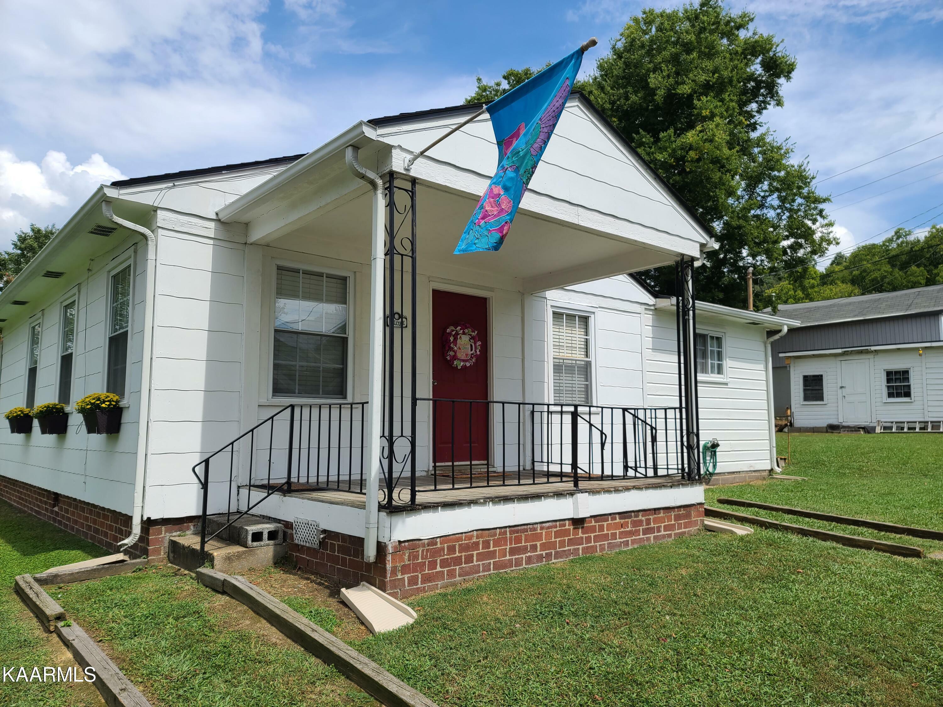 Property Photo:  814 Gilbert Ave  TN 37804 