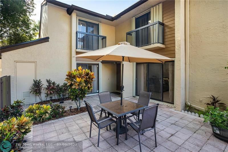 Property Photo:  3911 Cocoplum Cir 35116  FL 33063 