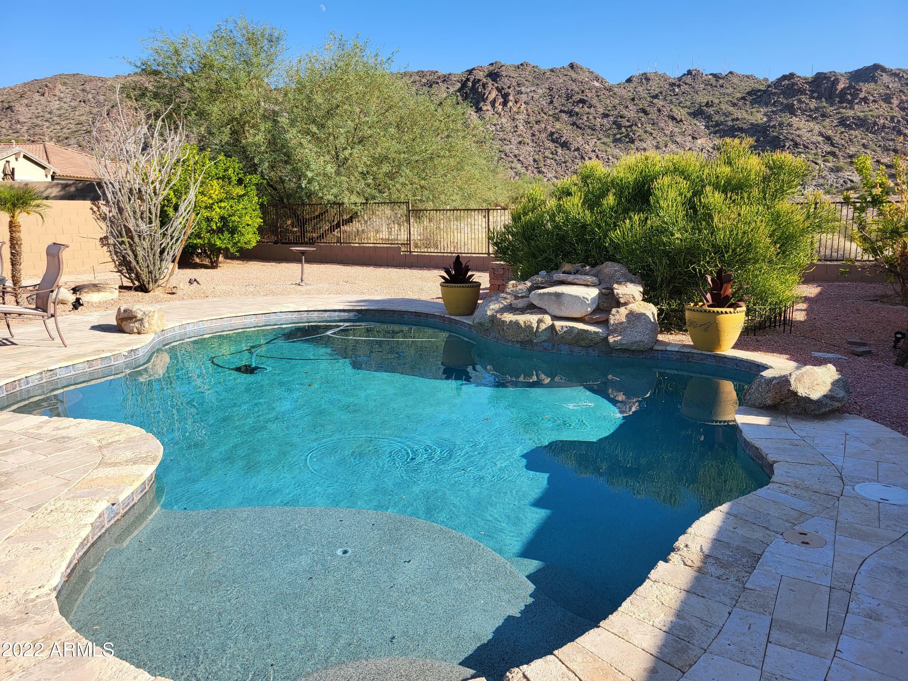 Property Photo:  413 E Summerside Road  AZ 85042 