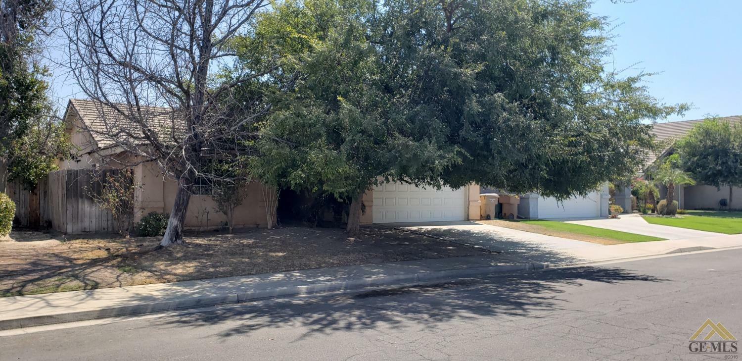 Property Photo:  3220 Ranchgate Drive  CA 93312 