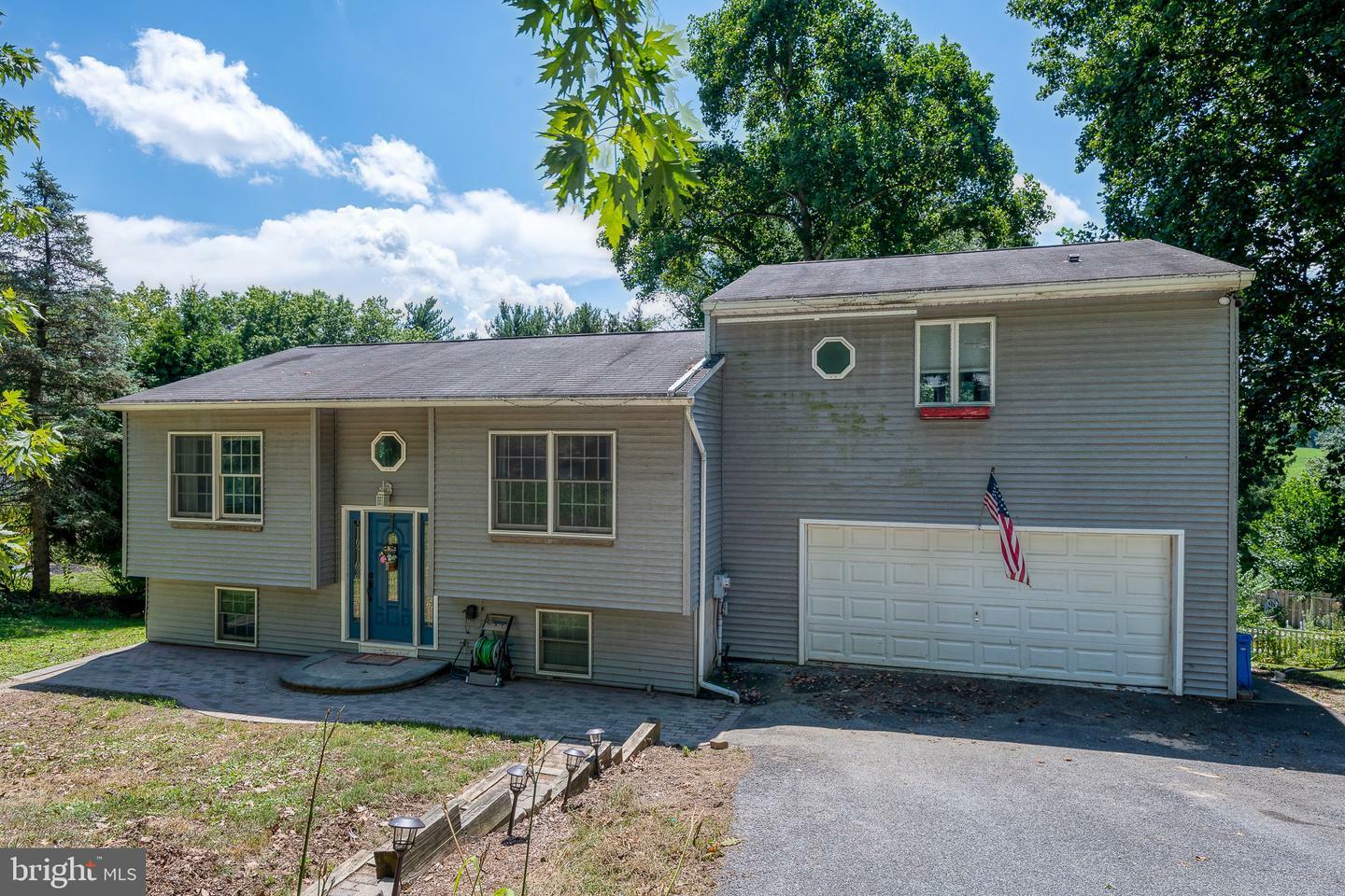 Property Photo:  9 Woodcrest Drive  PA 17516 