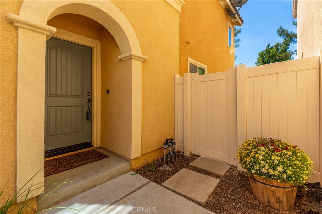 Property Photo:  1353 Sunset Place D  CA 92223 