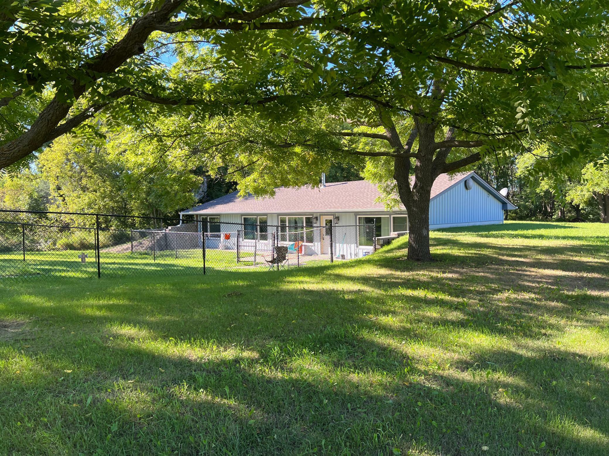 Property Photo:  939 Bolton Avenue SW  MN 55313 