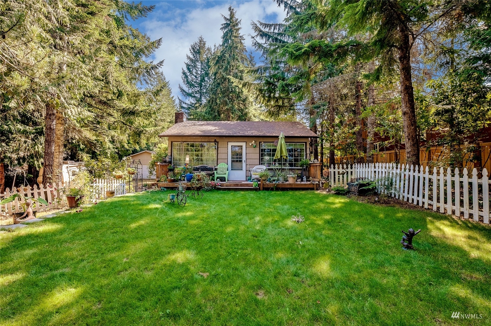 Property Photo:  910 E Trails End Drive  WA 98528 