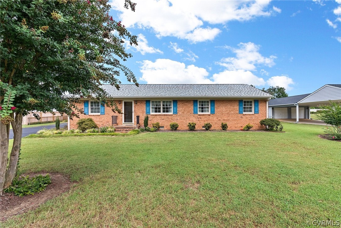 Property Photo: 7208 Loralea Drive VA 23111