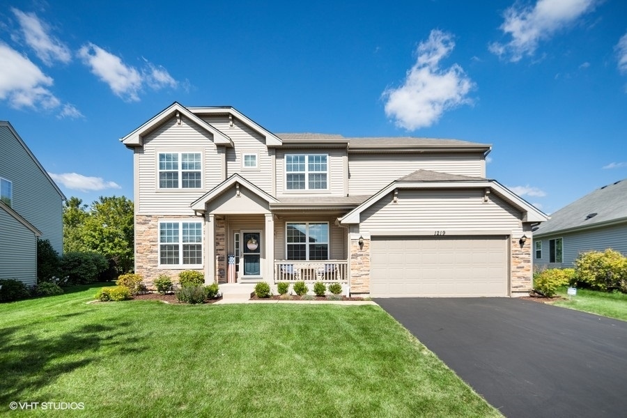 Property Photo: 1219 Clearwater Drive IL 60140