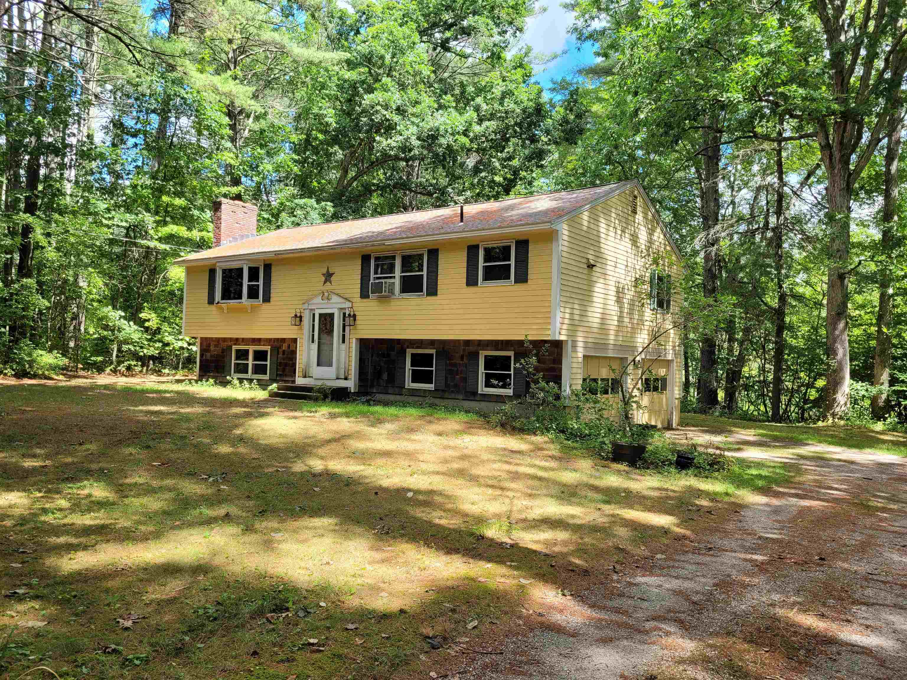 Property Photo:  41 Elk Drive  NH 03110 