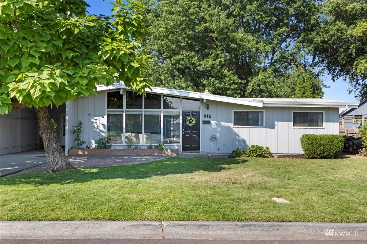 Property Photo: 911 Frazier Drive WA 99362