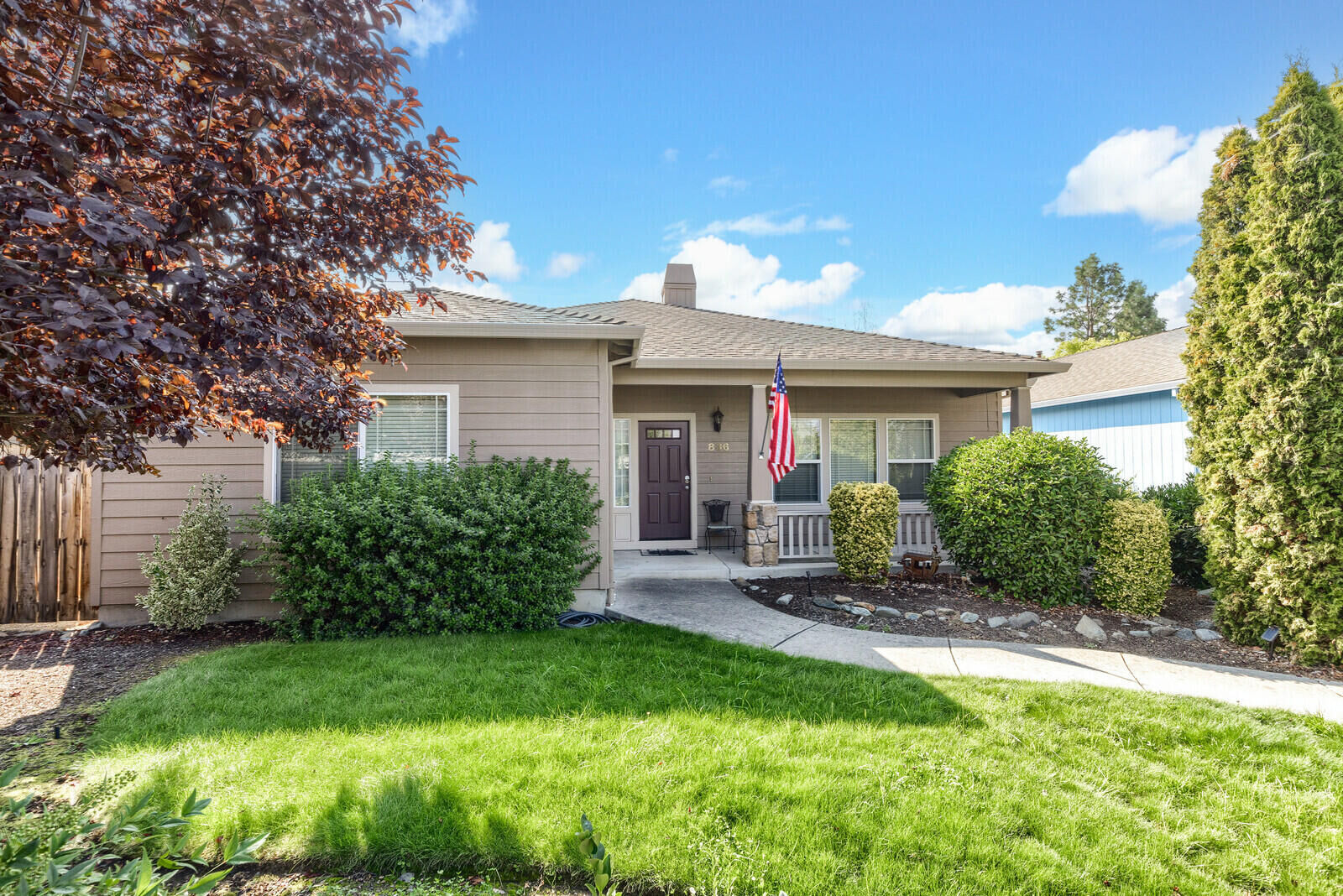 Property Photo:  836 Isherwood Drive  OR 97502 