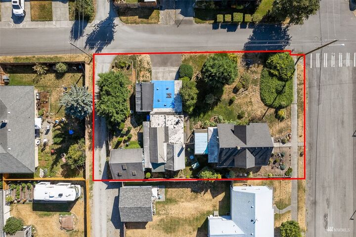 Property Photo: 1305 8th Avenue NW WA 98371