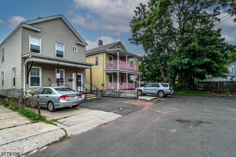 Property Photo:  29 Somerset Pl  NJ 07060 