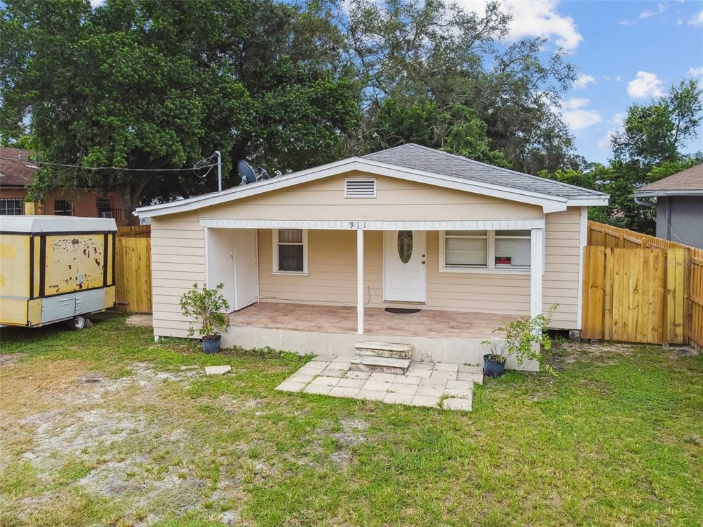 Property Photo:  911 E 109th Avenue  FL 33612 