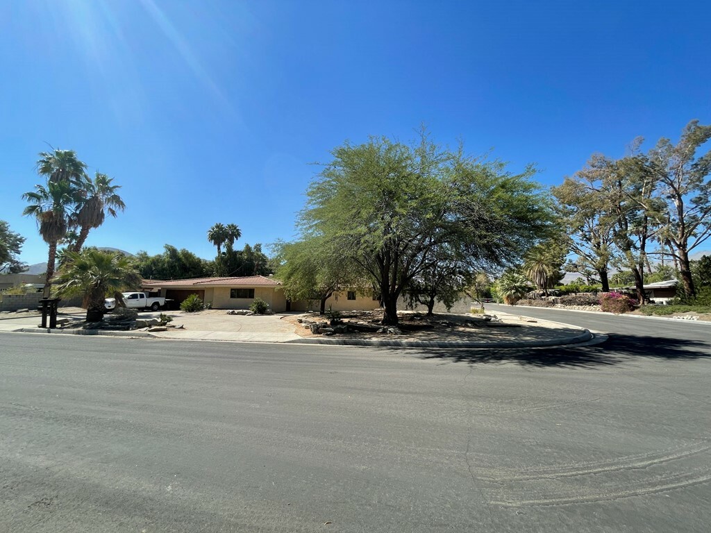 Property Photo:  74171 Covered Wagon Trail  CA 92260 