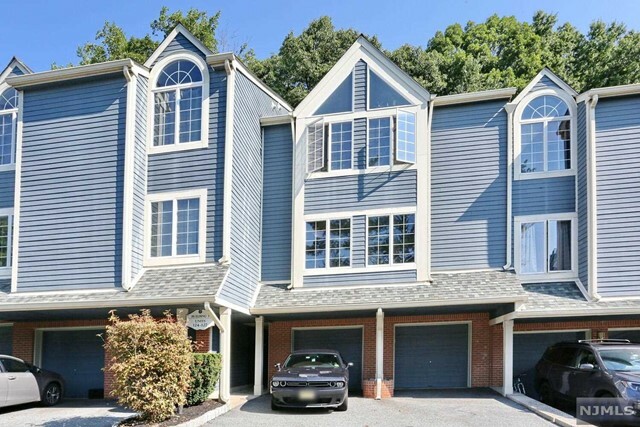 Property Photo: 124 Surrey Court 124 NJ 07446