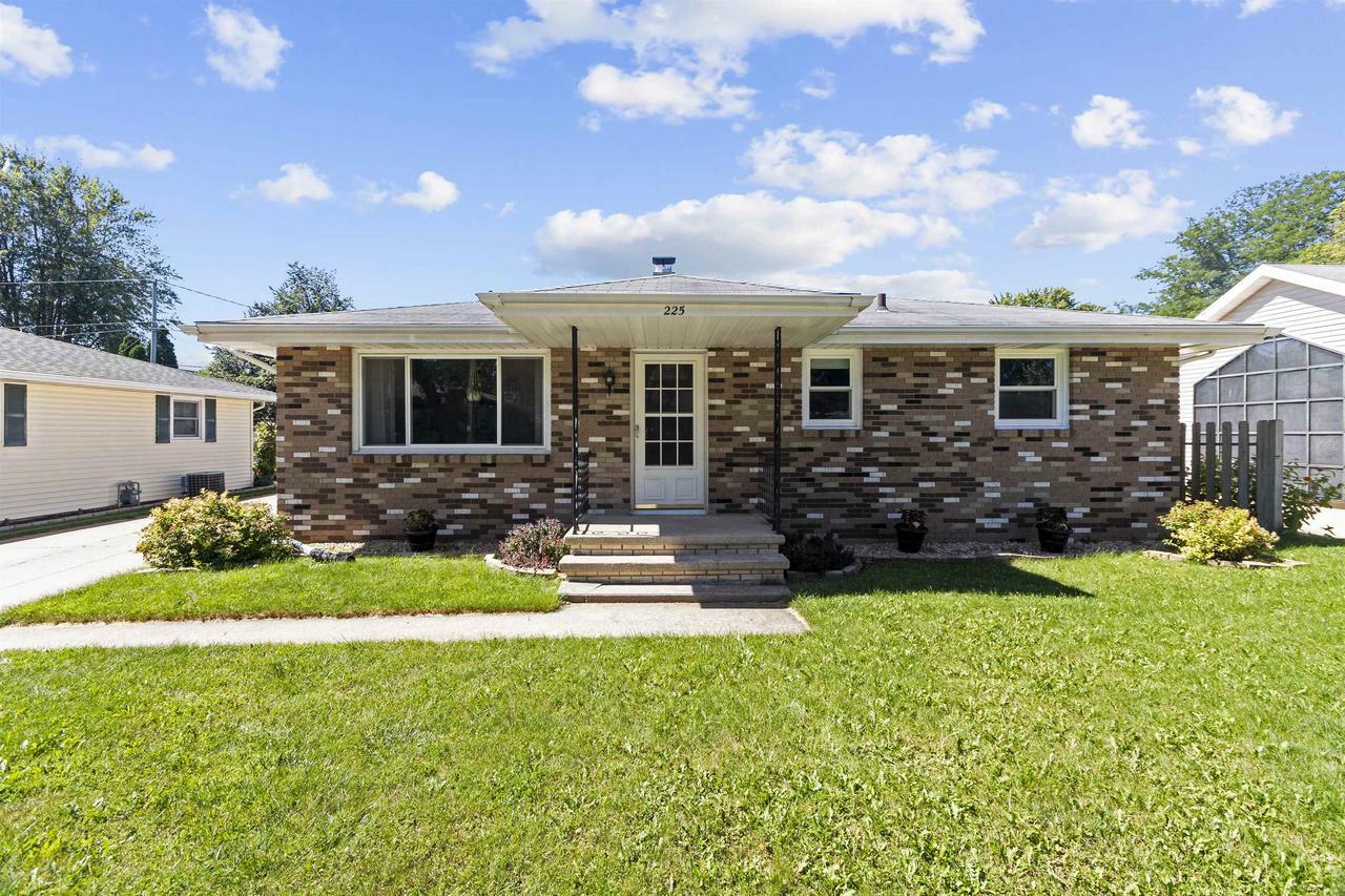 Property Photo: 225 South Midpark Drive WI 54915