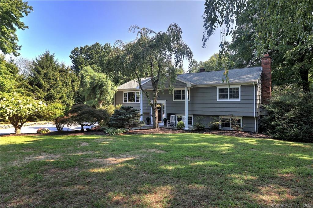 Property Photo:  4 Surrey Lane  CT 06468 