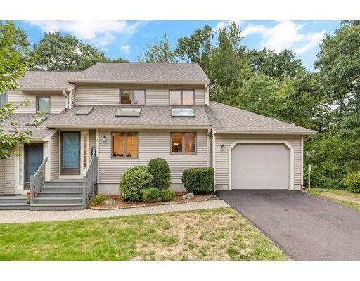 Property Photo:  4 Birchtree Circle 4  MA 02038 