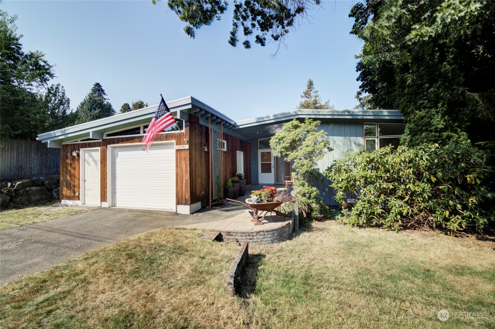 Property Photo:  2546 NE 106th Place  WA 98125 