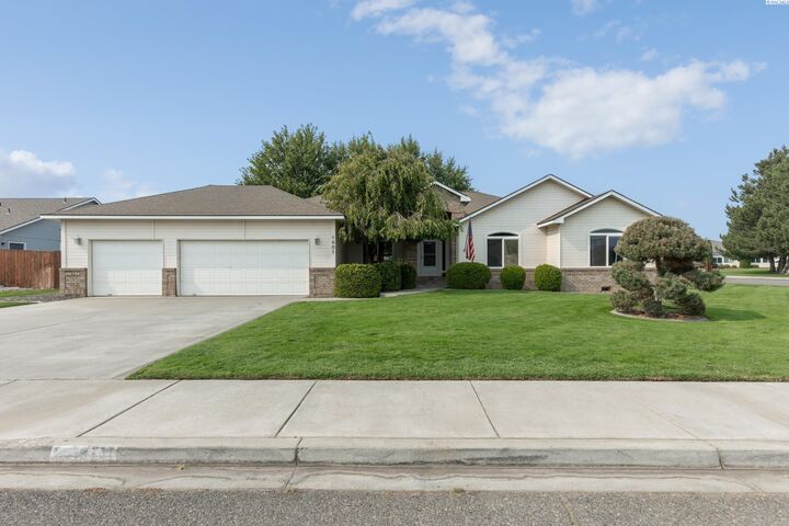 1801 Diamond Head Way  West Richland WA 99353 photo