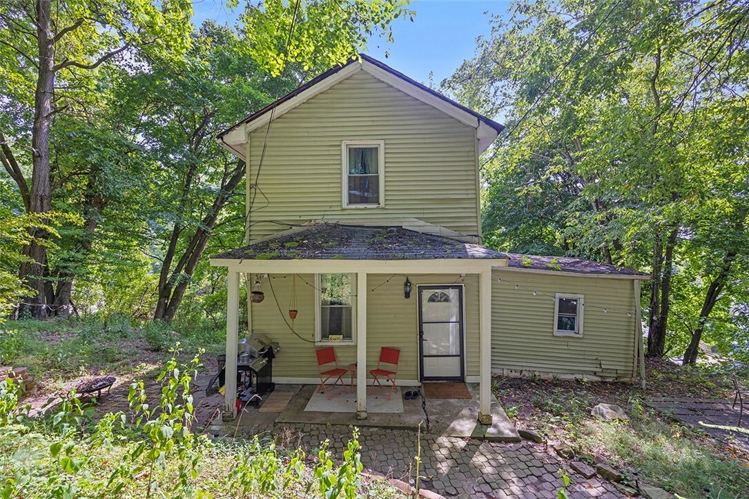 Property Photo:  908 Dickson Rd  PA 15143 