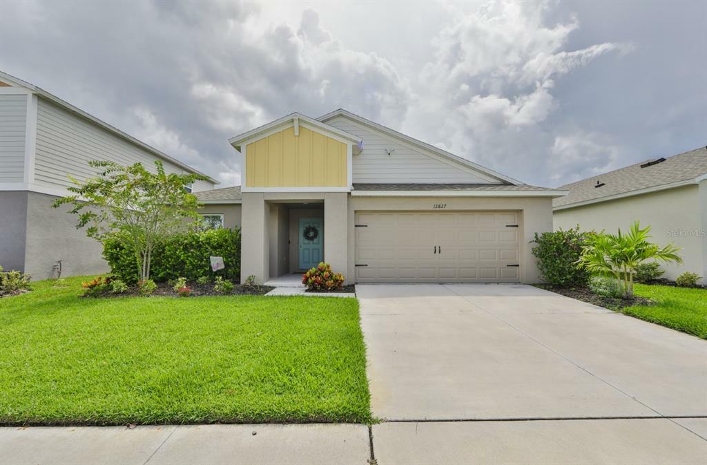 Property Photo:  12827 Scarlet Star Drive  FL 33579 