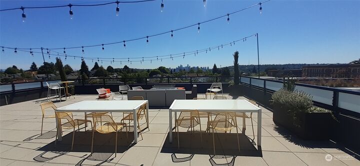 Property Photo: 1601 N 45th Street 209 WA 98103