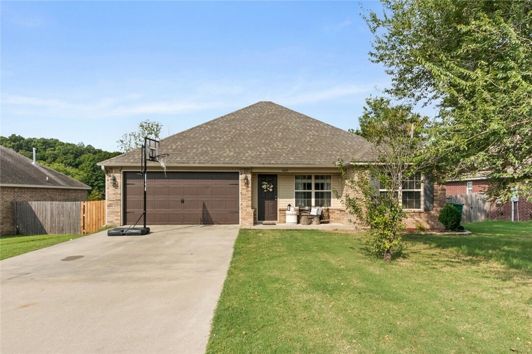 Property Photo:  6025 Cord Avenue  AR 72762 