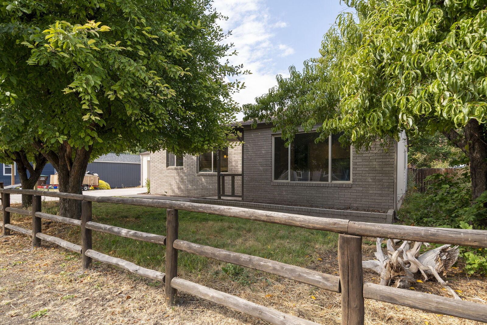 Property Photo: 775 SE Dunham Street OR 97754
