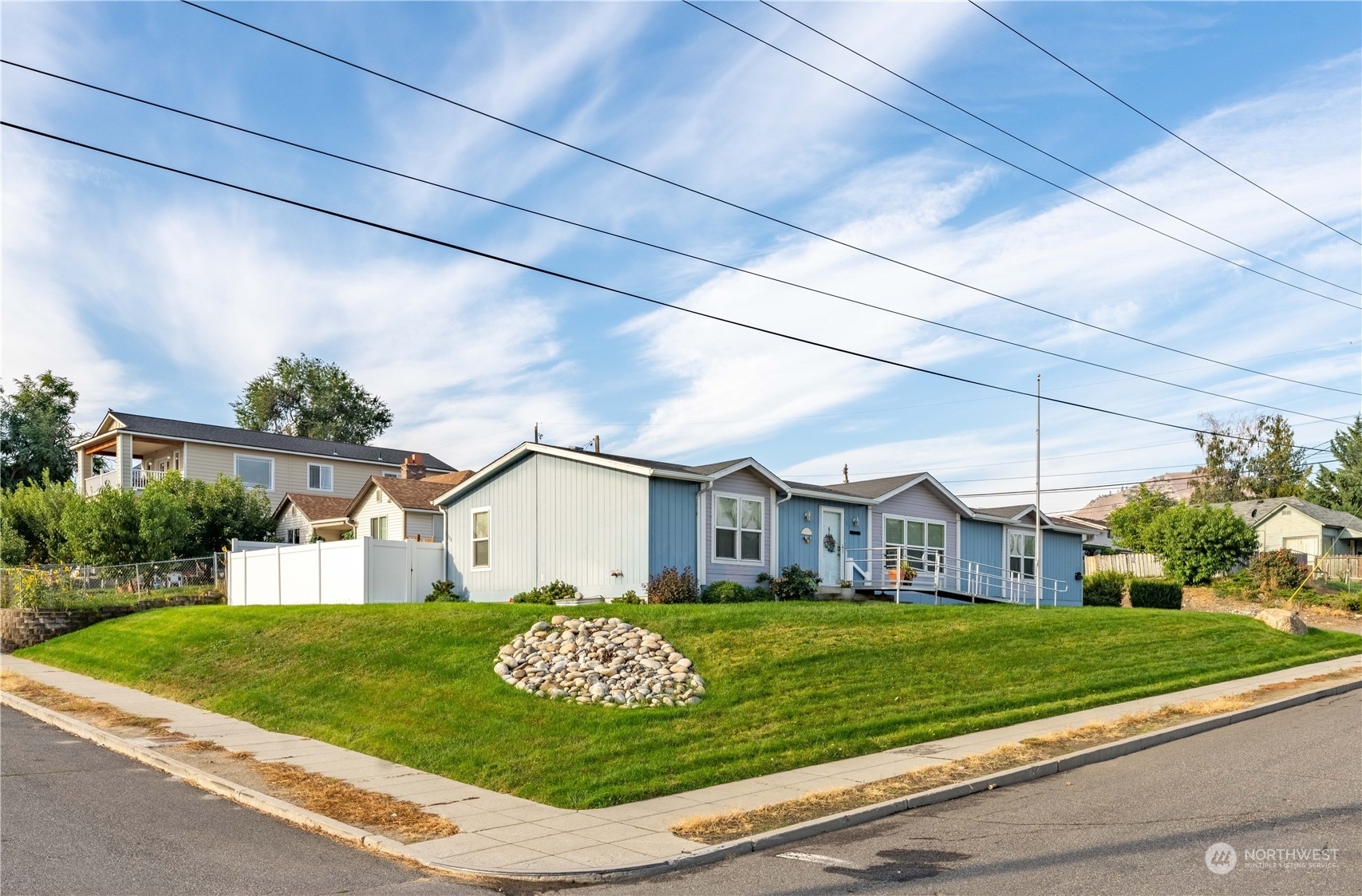 Property Photo:  401 4th Street  WA 98801 