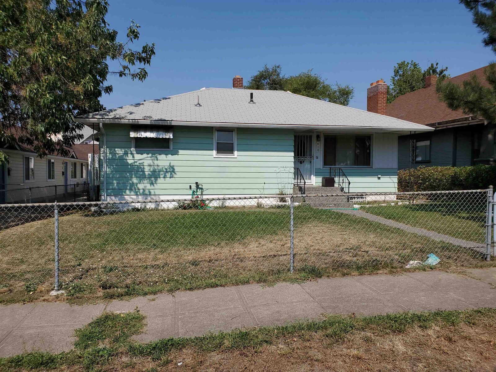 Property Photo:  410 W Knox Ave  WA 99205 