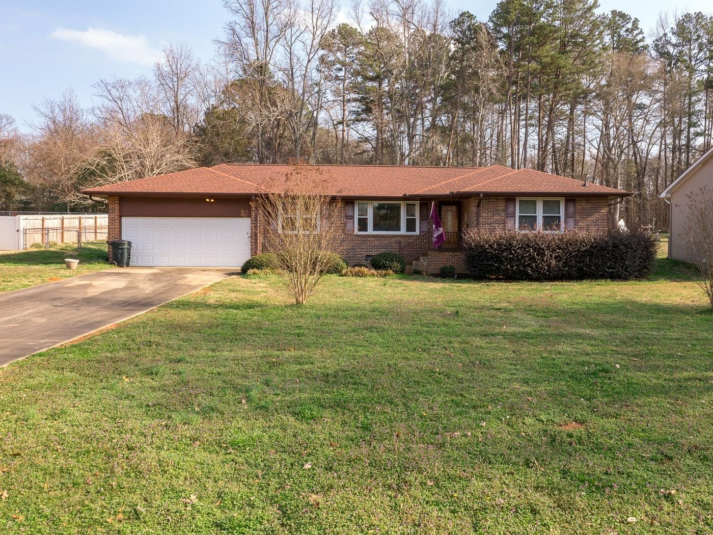 Property Photo:  469 Royal Oak Dr  SC 29302-4505 