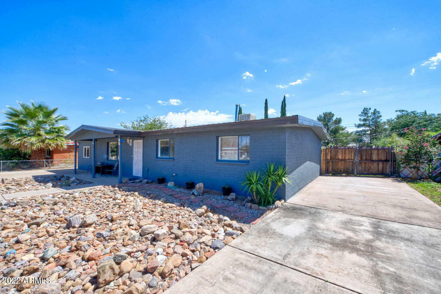 Property Photo: 90 E Freihage Drive AZ 85635