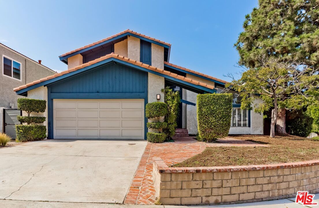 Property Photo: 12325 Evensong Dr CA 90064