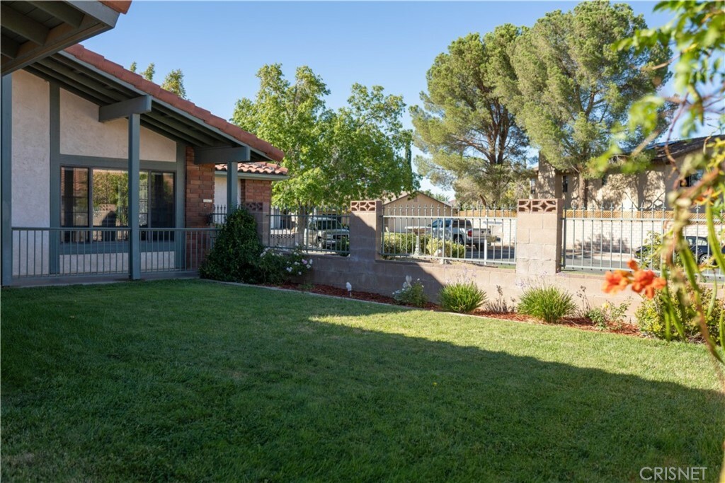 Property Photo:  424 Bogie Street  CA 93551 