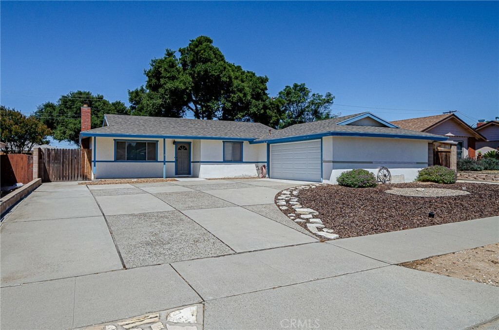 Property Photo: 3950 Agena Way CA 93436