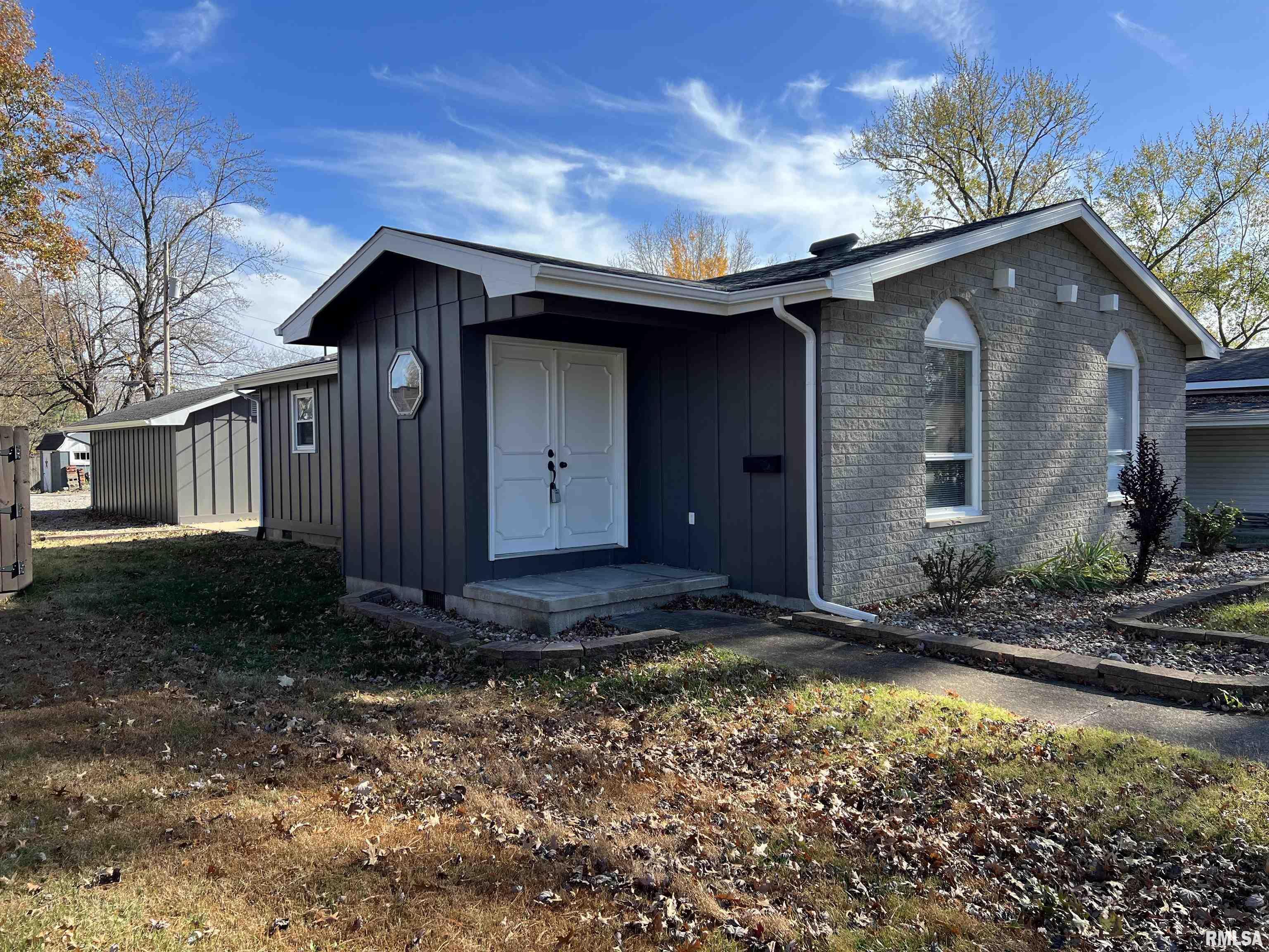Property Photo: 503 S 1st Street IL 62959