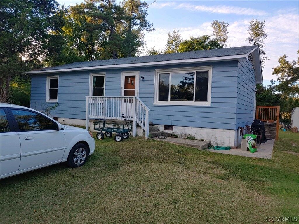 Property Photo: 17187 Jocasta Avenue VA 22546