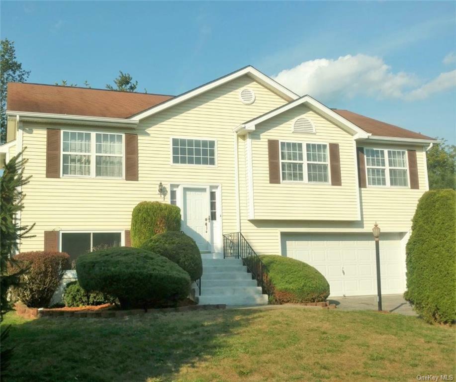 Property Photo:  26 Autumn Drive  NY 12603 