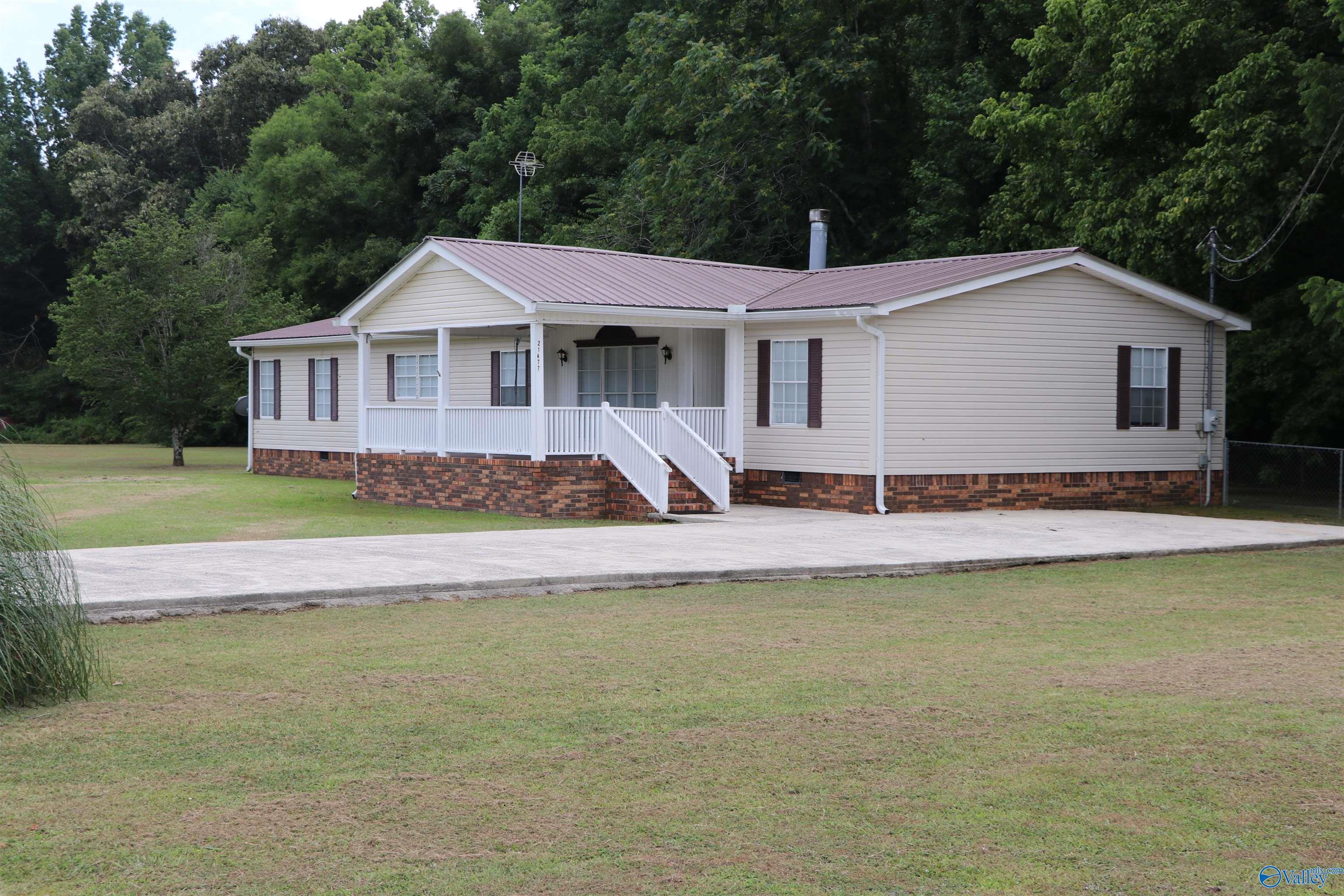 Property Photo: 21477 Abby Lane AL 35776