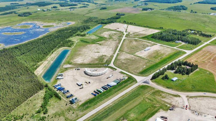 Property Photo:  7 Metaldog Drive  AB T4T 2A2 