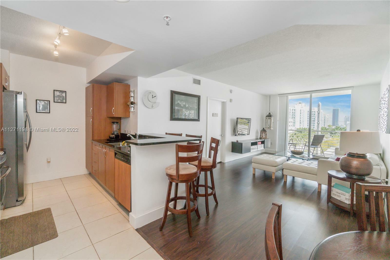 Property Photo: 18800 NE 29th Ave 613 FL 33180