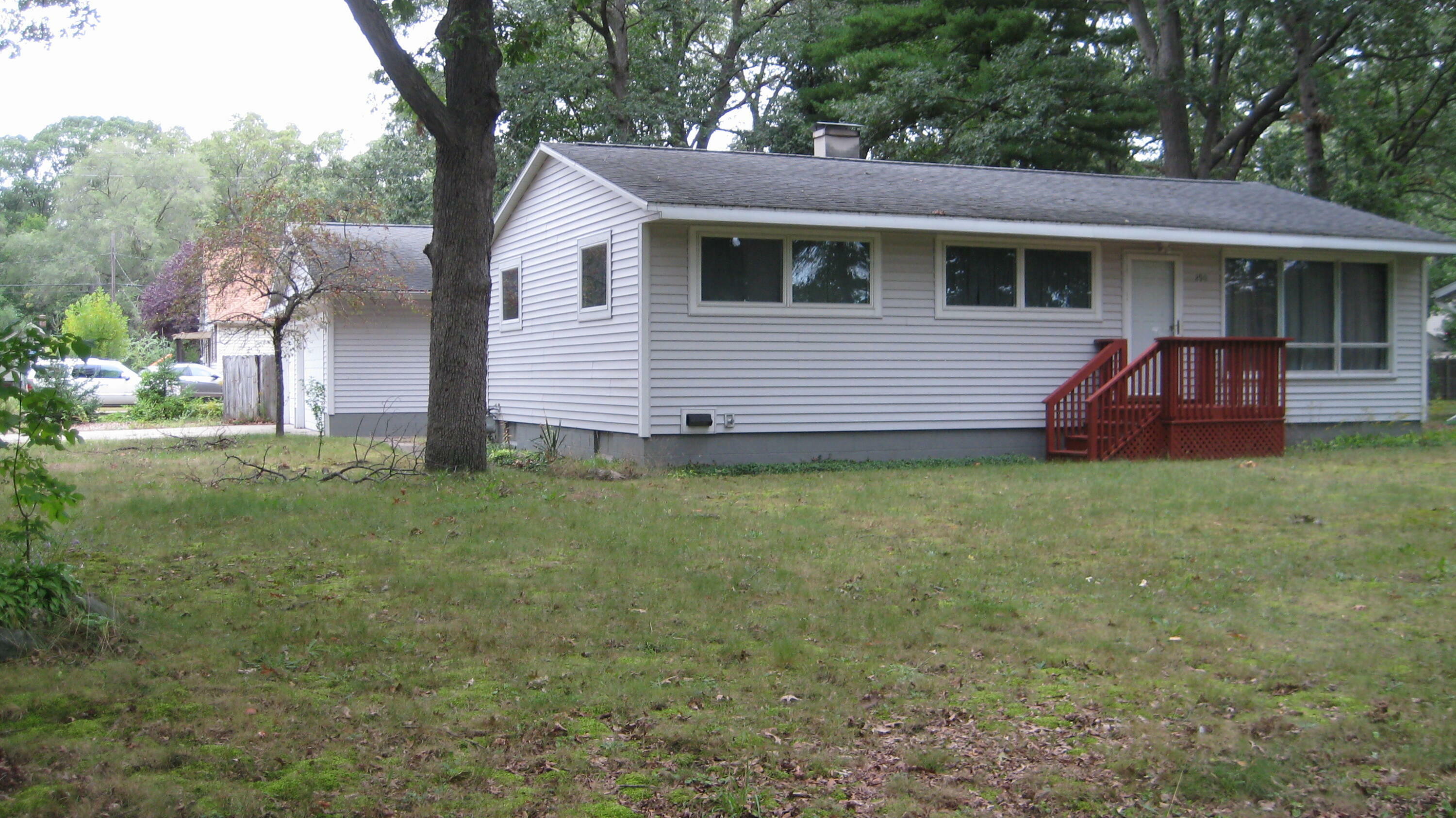 Property Photo:  290 Eric Avenue  MI 49444 