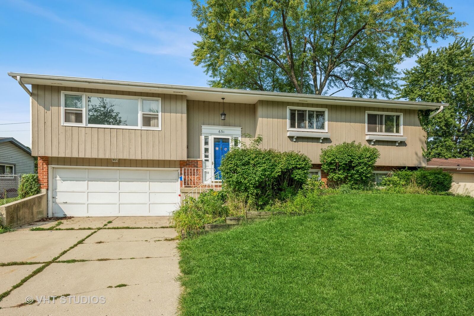 Property Photo:  631 Tanglewood Drive  IL 60107 