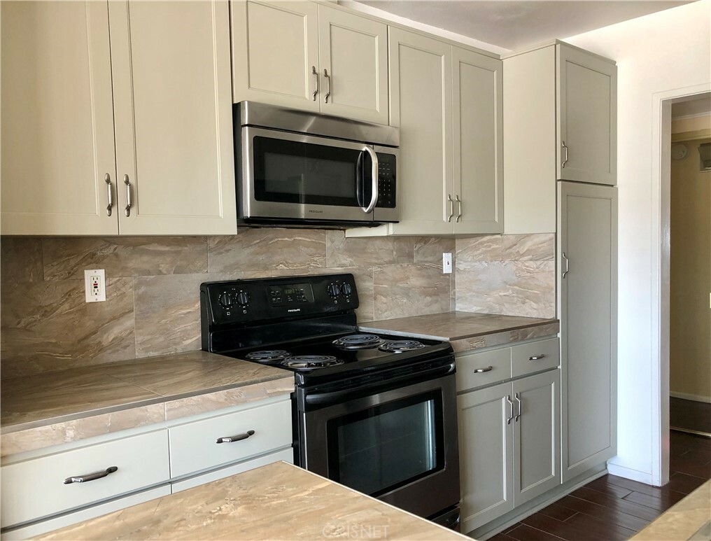 Property Photo: 5412 Lindley Ave 313 CA 91316