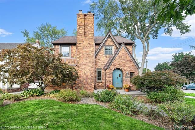 Property Photo:  302 Moran Road  MI 48236 
