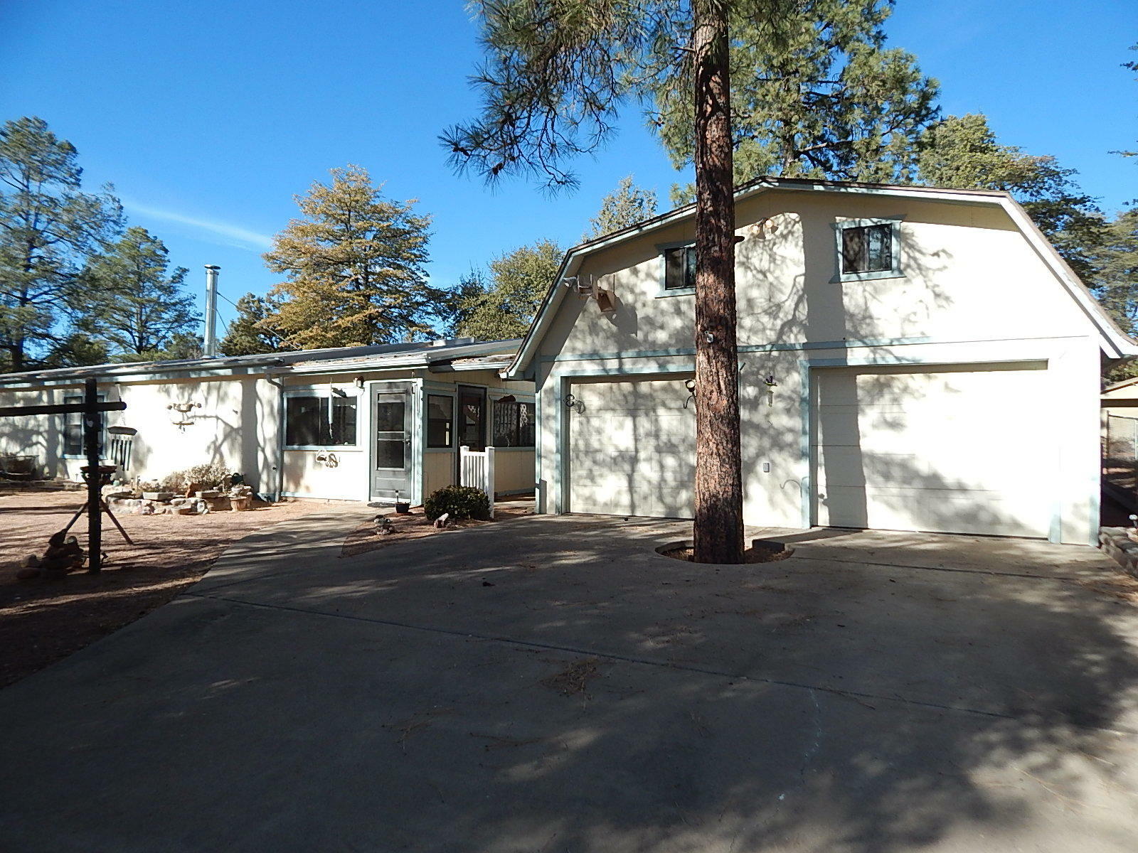 Property Photo:  700 E Park Drive  AZ 85541 