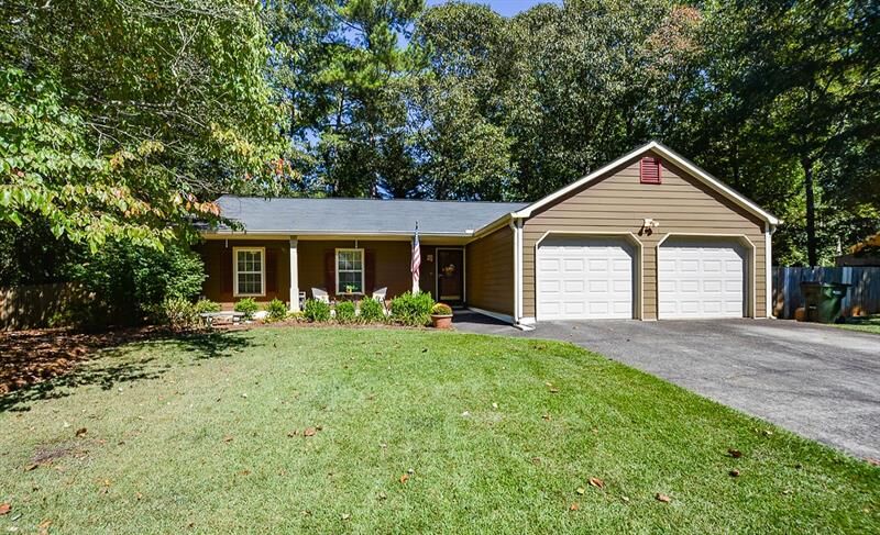 Property Photo:  1608 Landing Court  GA 30188 