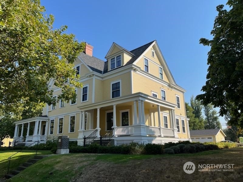 Property Photo:  4204 Washington Avenue W  WA 98199 